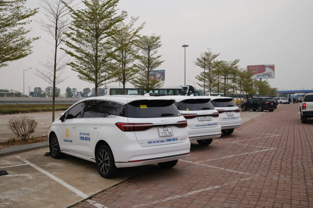 XE LIMOUSINE TIỆN NGHI TUYẾN HẢI DƯƠNG HÀ NỘI
